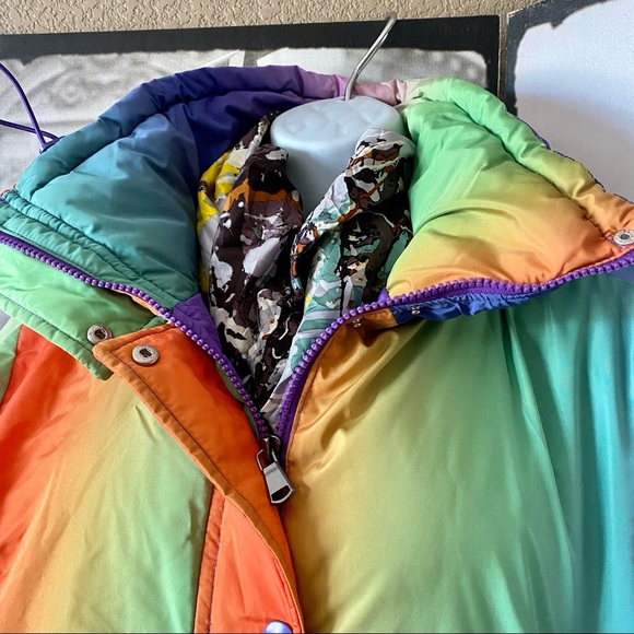 NWT URBAN OUTFITTERS - BDG | Trendy Rainbow Tie-Die Look Cozy Statement Pc Sz S - Picture 5 of 14